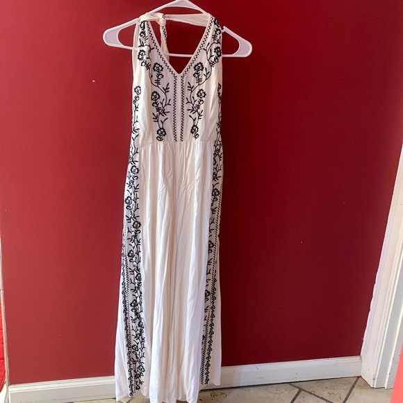 American Eagle White Embroidered Halter Jumpsuit - Picture 2 of 5